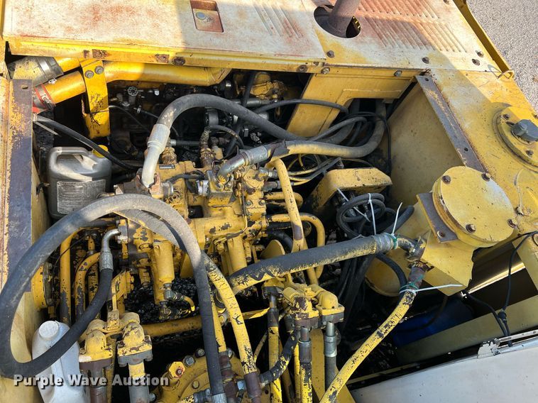 image for item II9135 Komatsu PC220LC-5  excavator