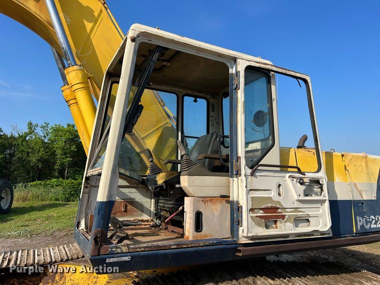 image for item II9135 Komatsu PC220LC-5  excavator