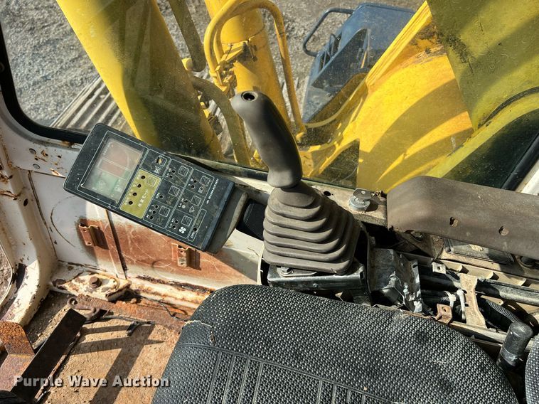 image for item II9135 Komatsu PC220LC-5  excavator