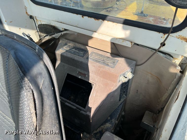 image for item II9135 Komatsu PC220LC-5  excavator