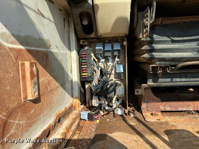 image for item II9135 Komatsu PC220LC-5  excavator