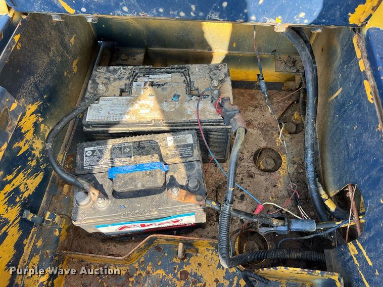 image for item II9135 Komatsu PC220LC-5  excavator