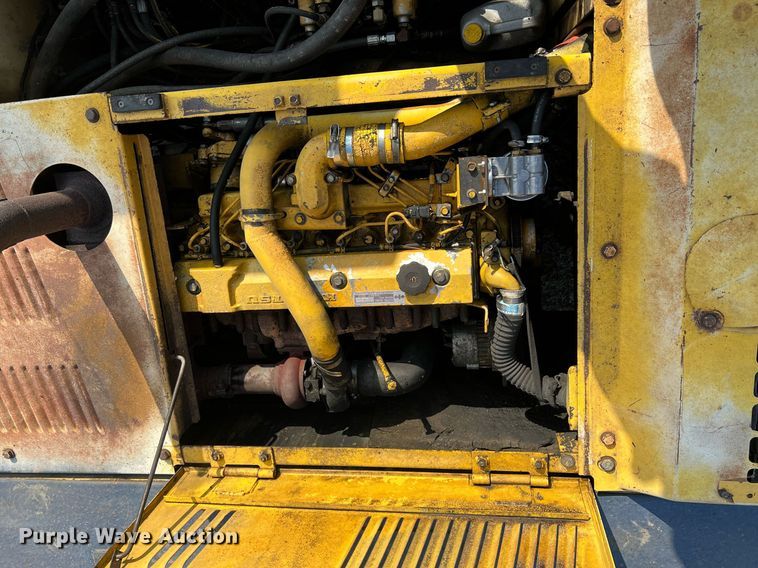 image for item II9135 Komatsu PC220LC-5  excavator