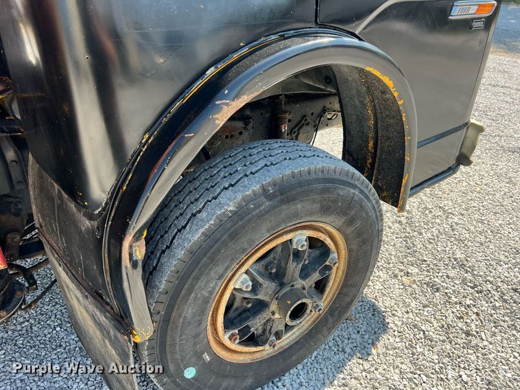 image for item II9138 1990 Ford CT8000  dump truck