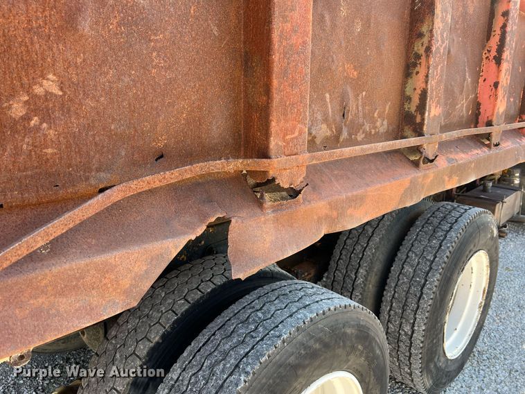 image for item II9138 1990 Ford CT8000  dump truck