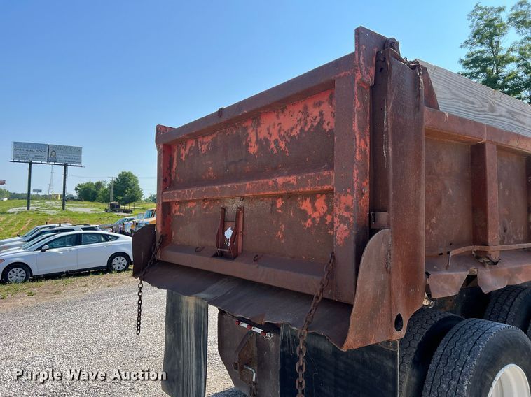 image for item II9138 1990 Ford CT8000  dump truck