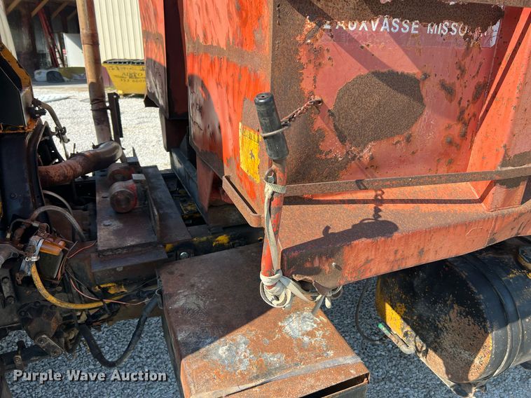 image for item II9138 1990 Ford CT8000  dump truck