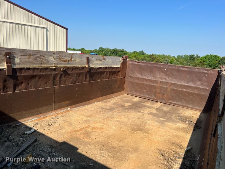 image for item II9138 1990 Ford CT8000  dump truck