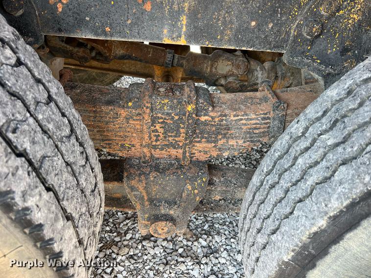 image for item II9138 1990 Ford CT8000  dump truck