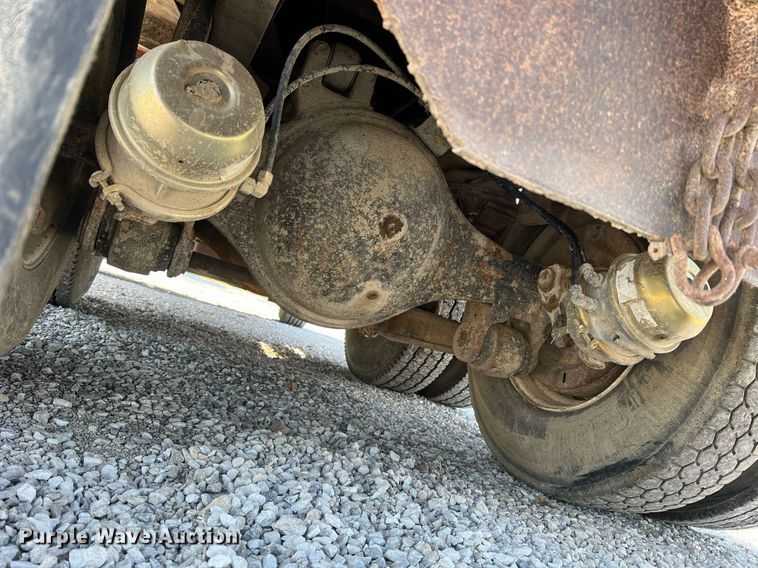 image for item II9138 1990 Ford CT8000  dump truck