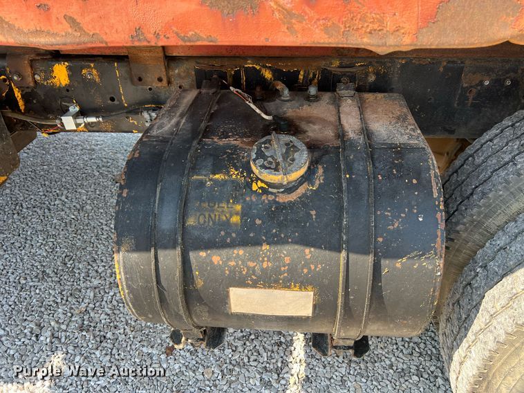 image for item II9138 1990 Ford CT8000  dump truck