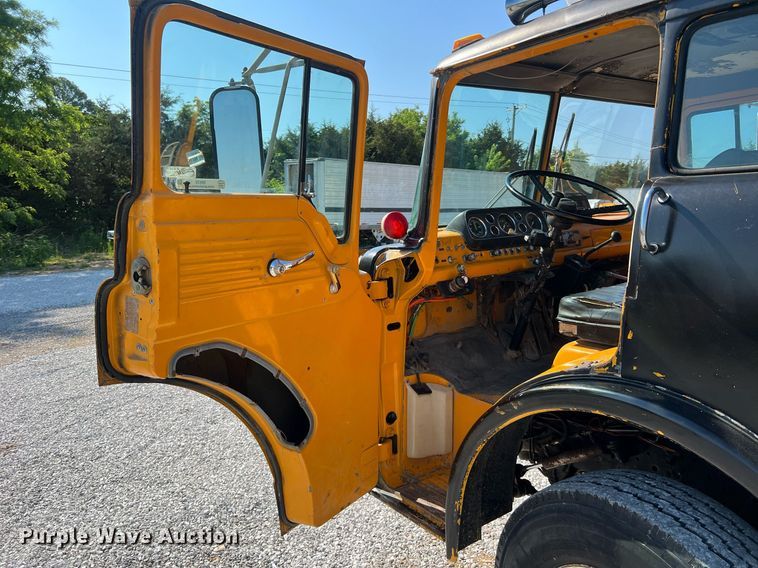 image for item II9138 1990 Ford CT8000  dump truck