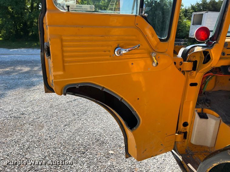 image for item II9138 1990 Ford CT8000  dump truck