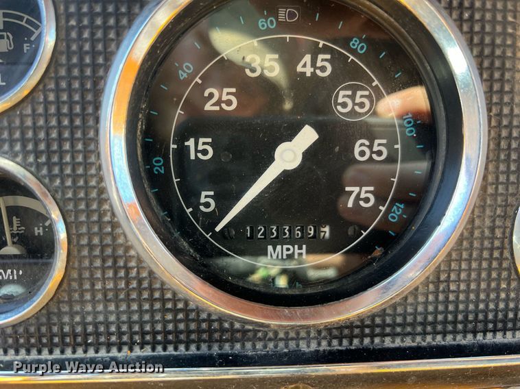 image for item II9138 1990 Ford CT8000  dump truck