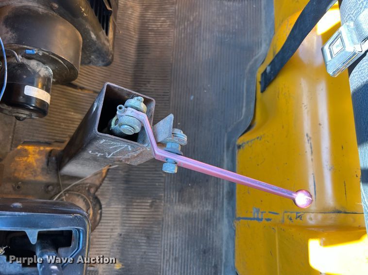 image for item II9138 1990 Ford CT8000  dump truck