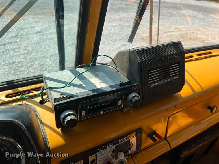 image for item II9138 1990 Ford CT8000  dump truck