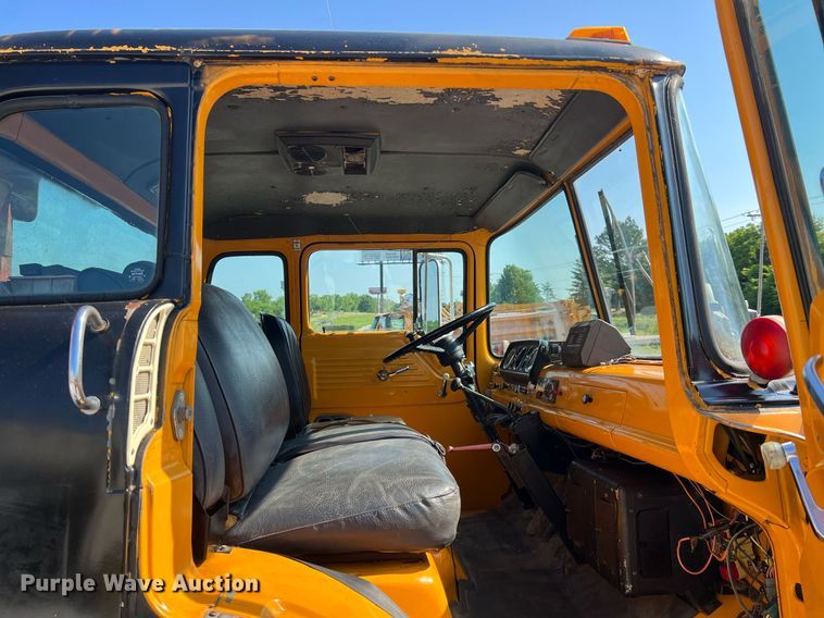 image for item II9138 1990 Ford CT8000  dump truck