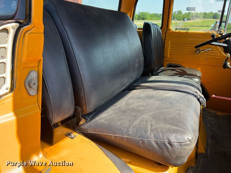 image for item II9138 1990 Ford CT8000  dump truck