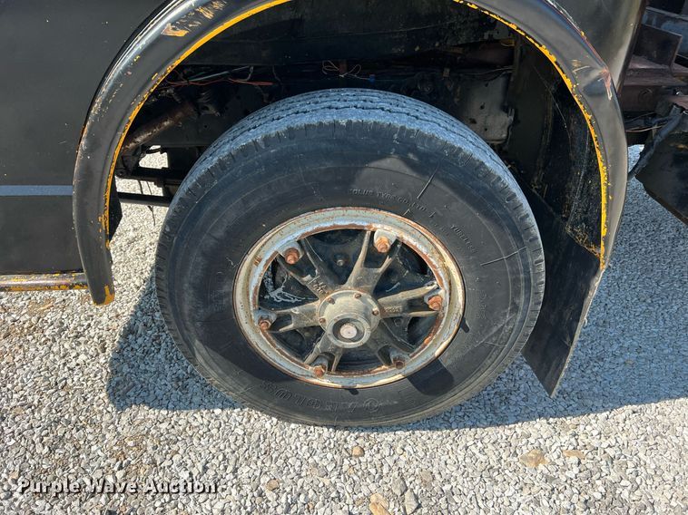 image for item II9138 1990 Ford CT8000  dump truck