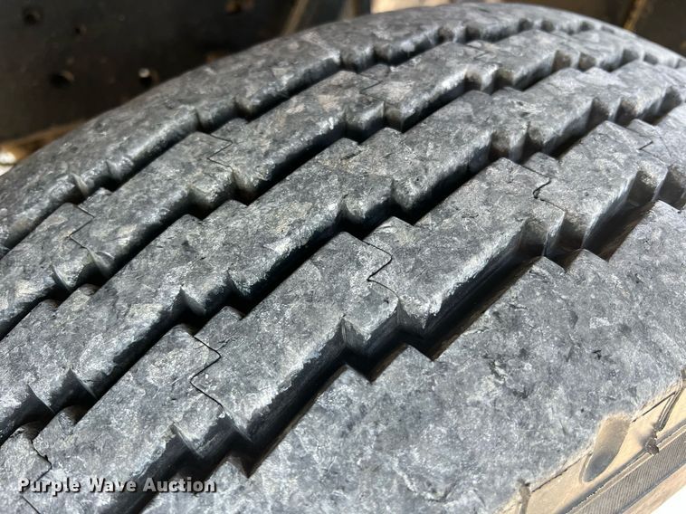 image for item II9138 1990 Ford CT8000  dump truck