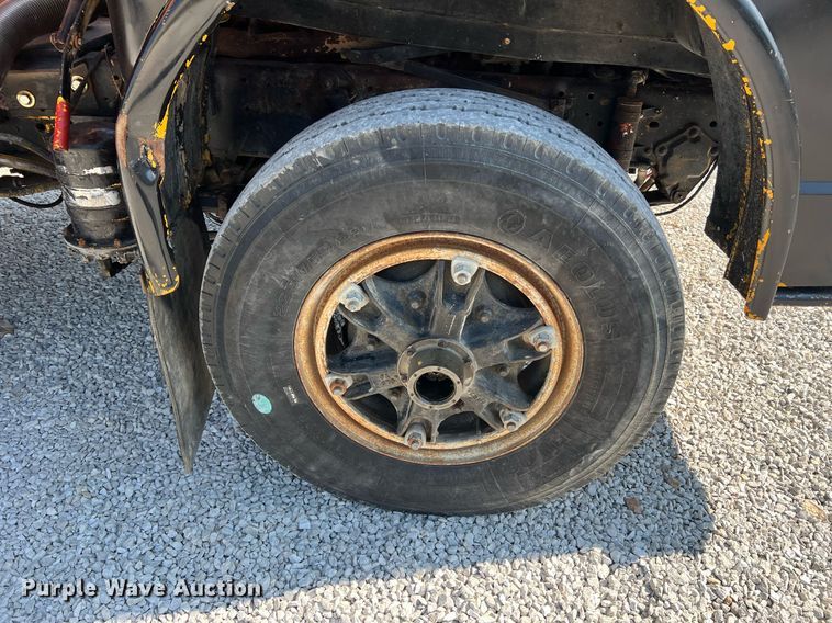 image for item II9138 1990 Ford CT8000  dump truck