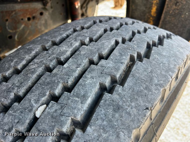 image for item II9138 1990 Ford CT8000  dump truck