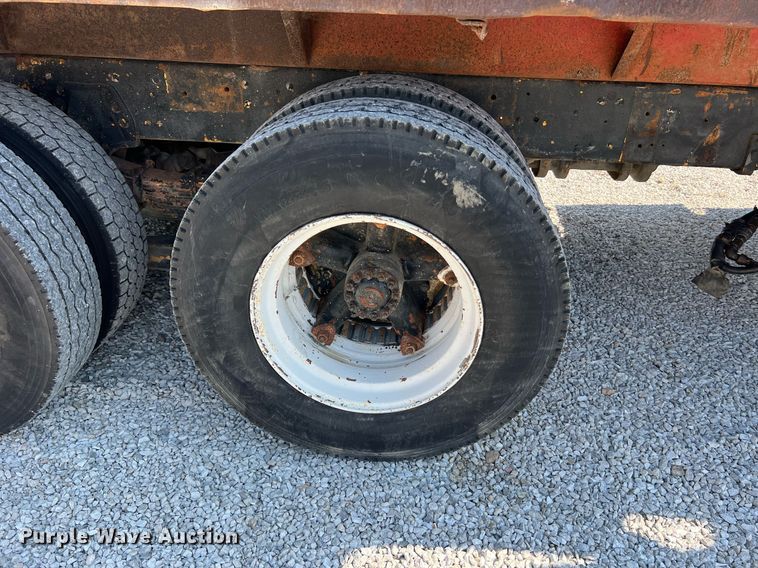 image for item II9138 1990 Ford CT8000  dump truck
