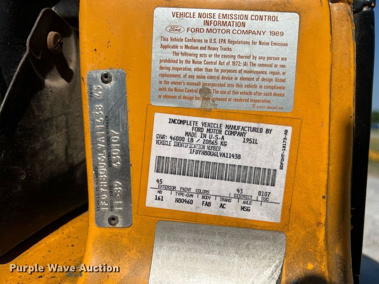 image for item II9138 1990 Ford CT8000  dump truck