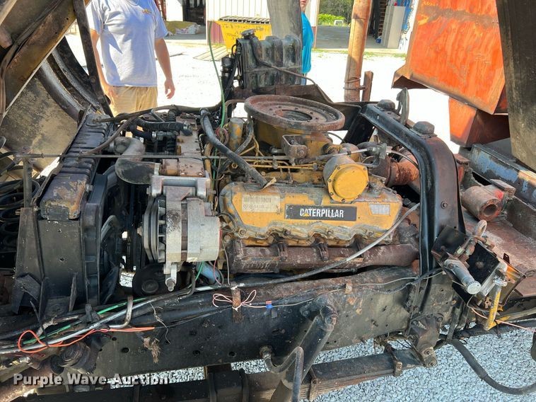 image for item II9138 1990 Ford CT8000  dump truck