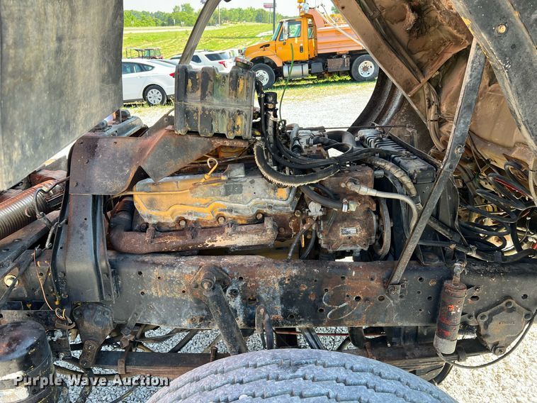 image for item II9138 1990 Ford CT8000  dump truck