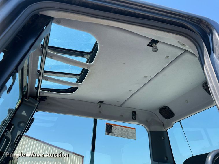 image for item II9141 2019 Kubota KX057-4  mini excavator