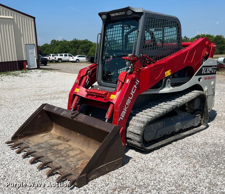 image for item II9142 2016 Takeuchi TL12V2  tracked skid steer loader