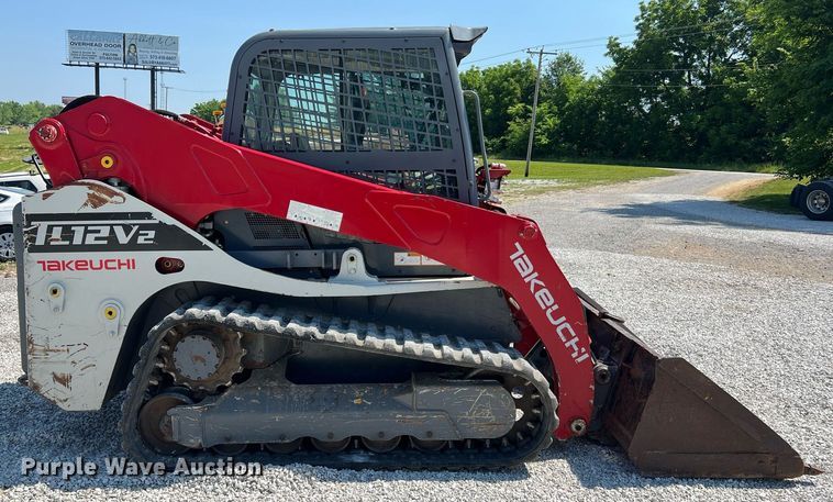 image for item II9142 2016 Takeuchi TL12V2  tracked skid steer loader
