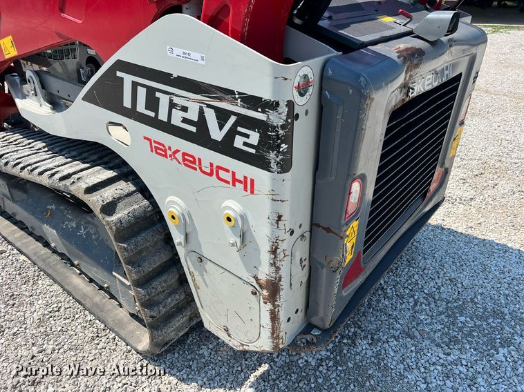 image for item II9142 2016 Takeuchi TL12V2  tracked skid steer loader