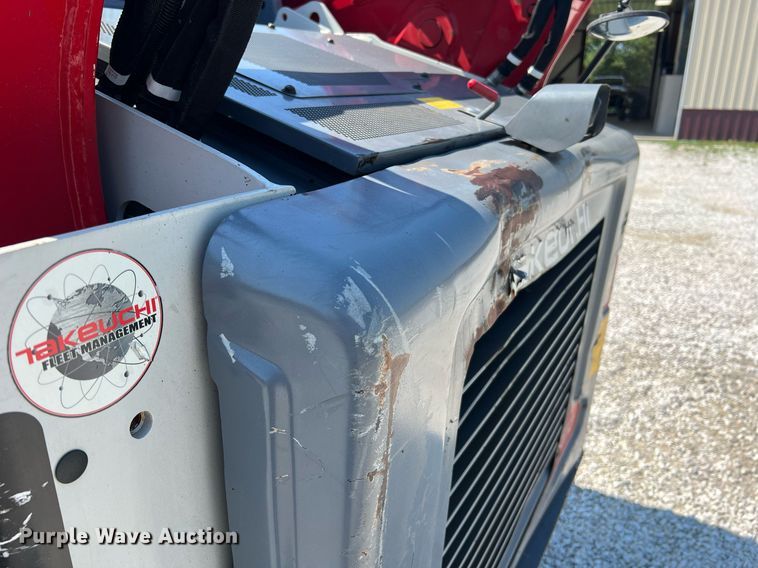 image for item II9142 2016 Takeuchi TL12V2  tracked skid steer loader