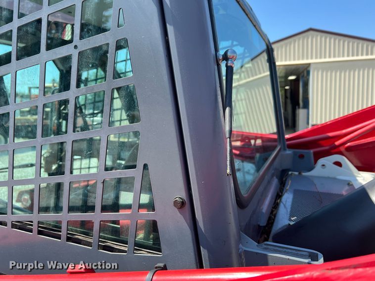 image for item II9142 2016 Takeuchi TL12V2  tracked skid steer loader