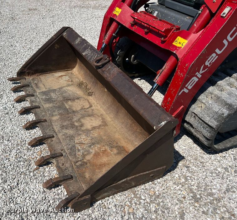 image for item II9142 2016 Takeuchi TL12V2  tracked skid steer loader