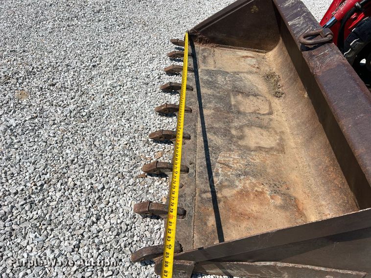 image for item II9142 2016 Takeuchi TL12V2  tracked skid steer loader