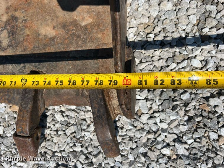 image for item II9142 2016 Takeuchi TL12V2  tracked skid steer loader