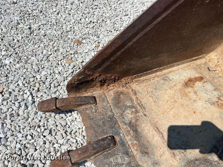 image for item II9142 2016 Takeuchi TL12V2  tracked skid steer loader