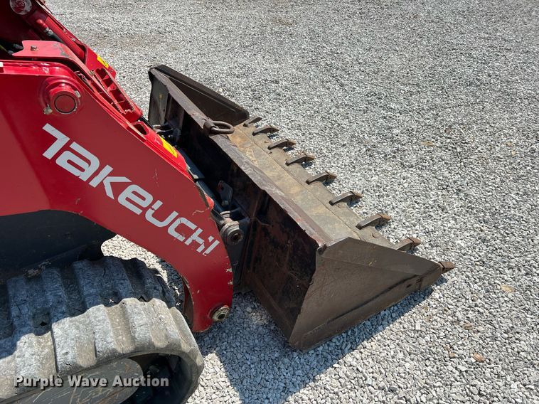 image for item II9142 2016 Takeuchi TL12V2  tracked skid steer loader