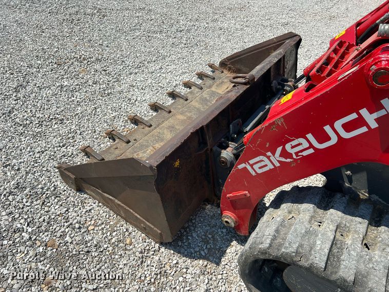 image for item II9142 2016 Takeuchi TL12V2  tracked skid steer loader