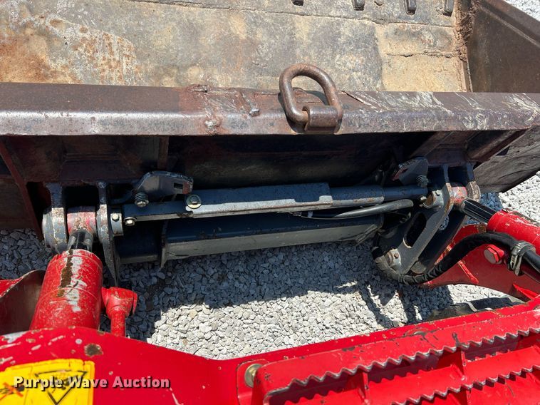 image for item II9142 2016 Takeuchi TL12V2  tracked skid steer loader