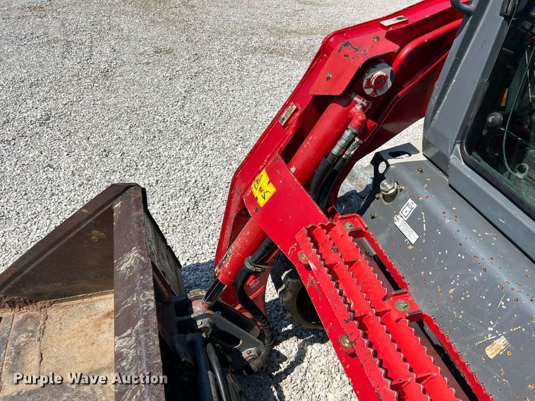 image for item II9142 2016 Takeuchi TL12V2  tracked skid steer loader