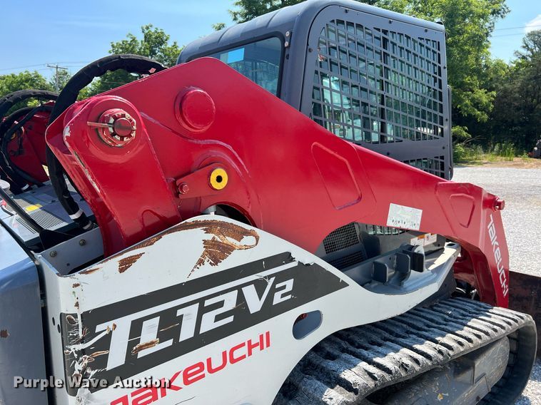 image for item II9142 2016 Takeuchi TL12V2  tracked skid steer loader
