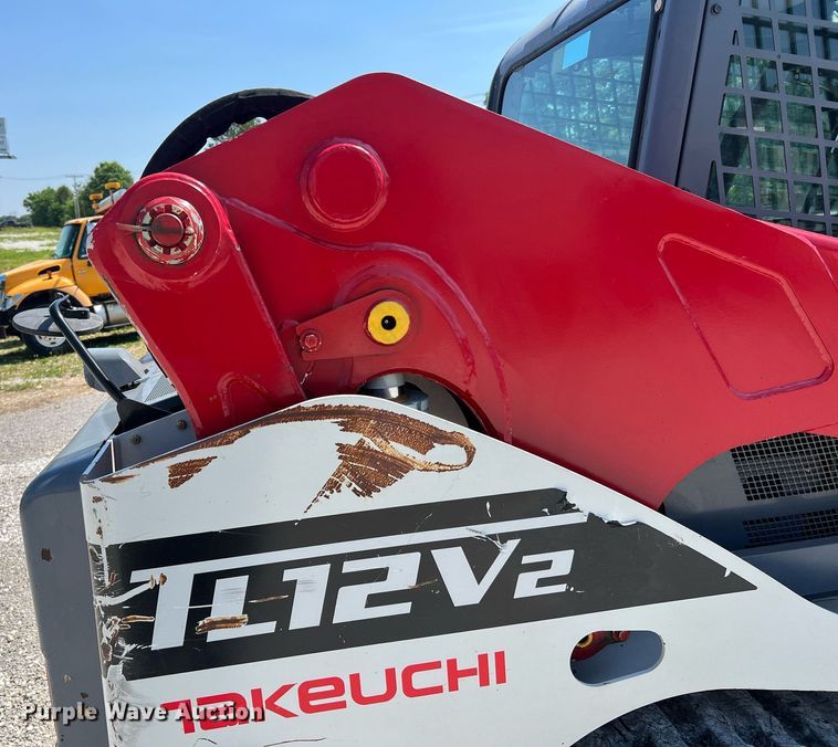 image for item II9142 2016 Takeuchi TL12V2  tracked skid steer loader