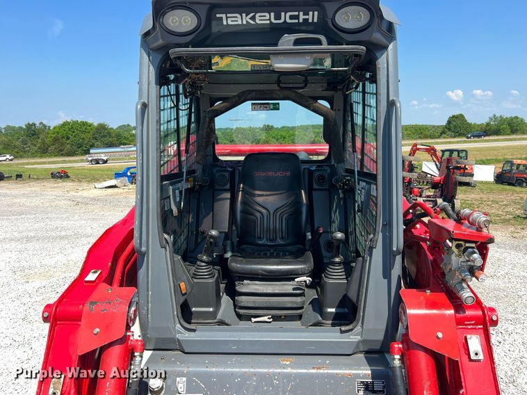 image for item II9142 2016 Takeuchi TL12V2  tracked skid steer loader