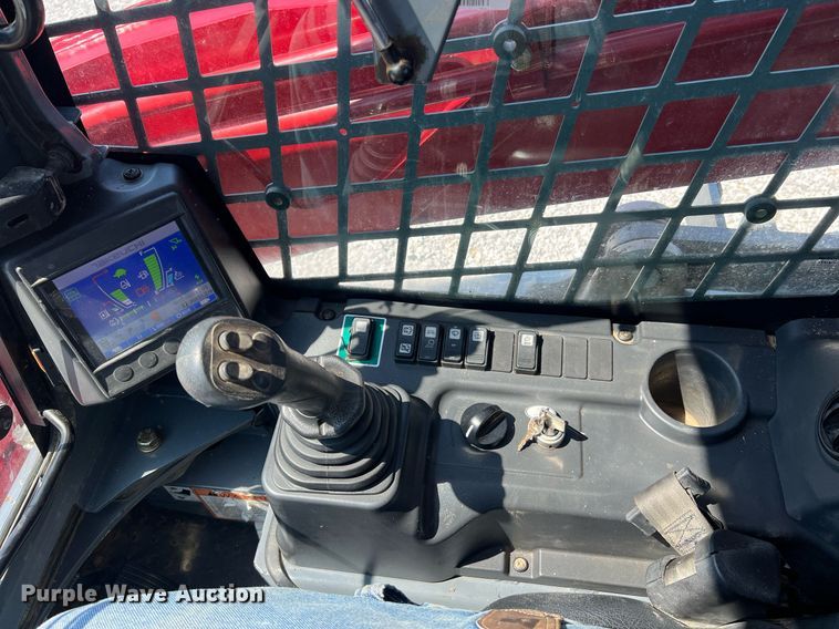 image for item II9142 2016 Takeuchi TL12V2  tracked skid steer loader