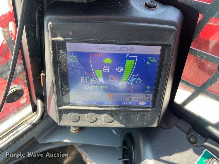 image for item II9142 2016 Takeuchi TL12V2  tracked skid steer loader