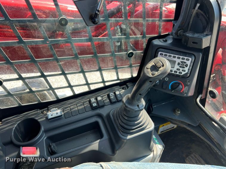 image for item II9142 2016 Takeuchi TL12V2  tracked skid steer loader